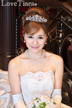 プリンセスラインのウェディングドレスはお姫様になりたい方におすすめです