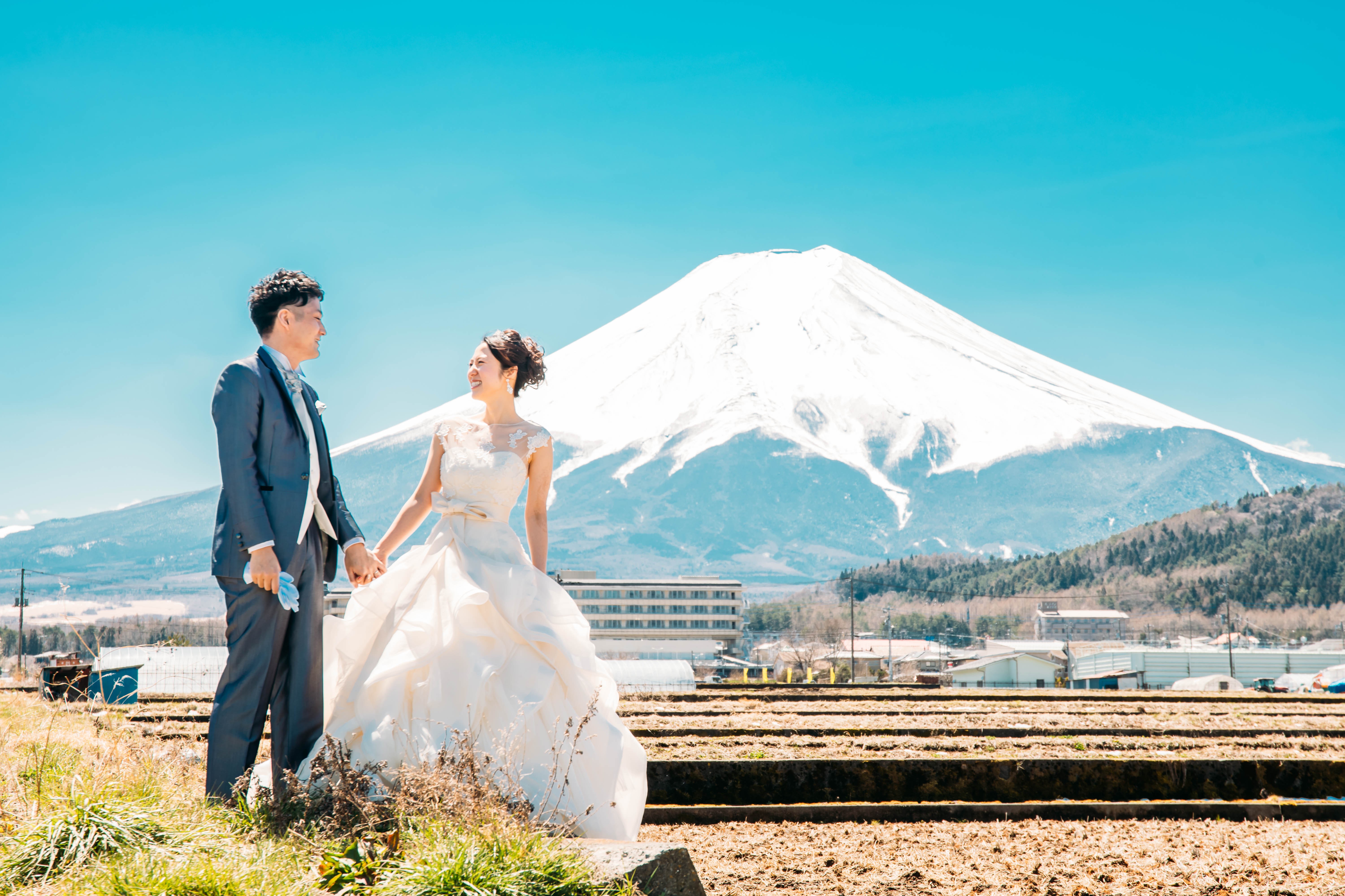 結婚式前撮りで富士山ロケーションフォト