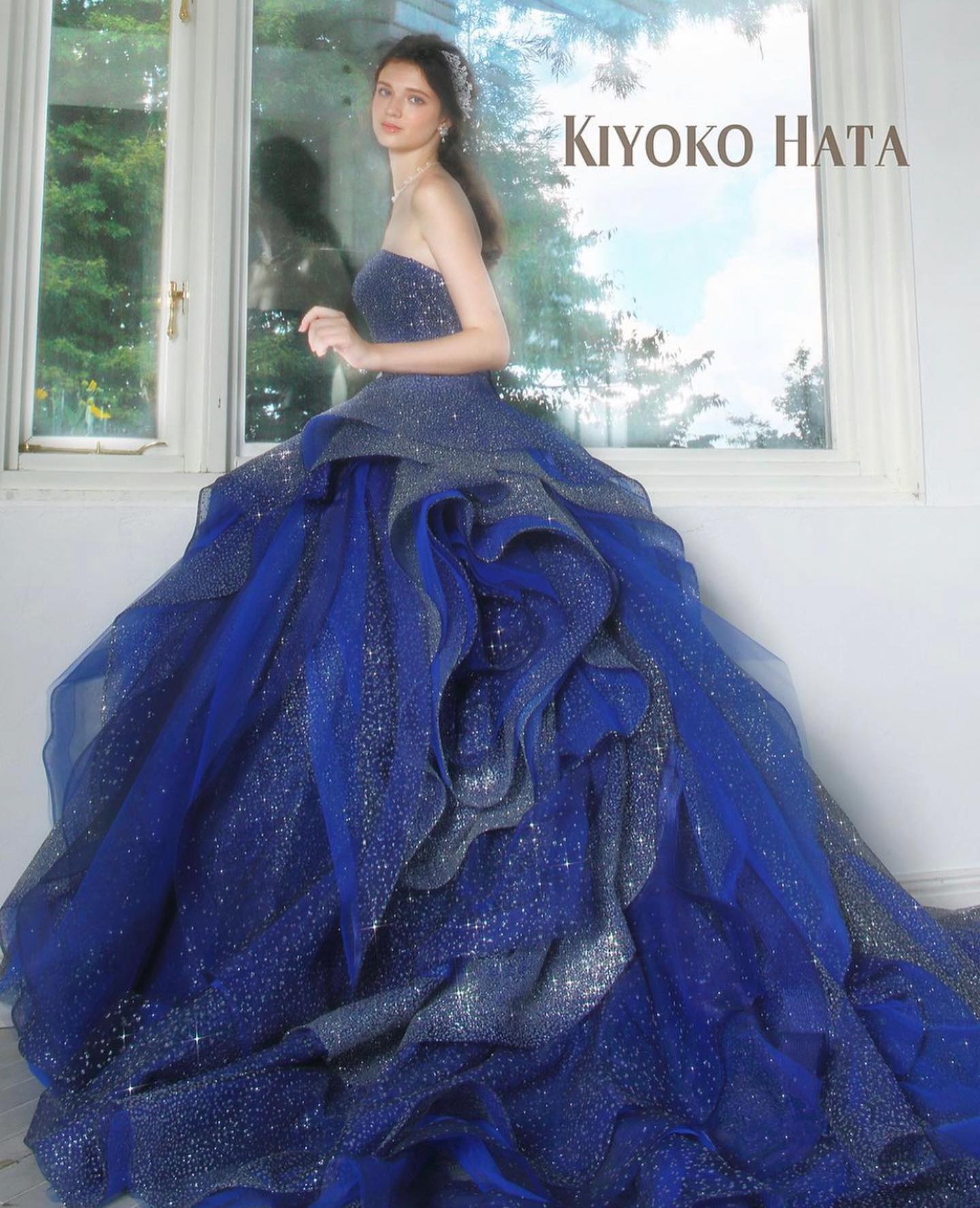 ・今日は大人気のKIYOKO HATA のカラードレスをご紹介・美しく輝く細かいグリッターのグラデーションと、動くたびにランダムに揺れるフリルが魅力的なドレス・上品なネイビーなので、大人っぽい雰囲気も演出できます・お気軽にお問い合わせ下さいませ・KIYOKO HATA（キヨコハタ）　KH-0449CD0353・#wedding #weddingdress #bridalhiro #kiyokohata #ウェディングドレス #プレ花嫁 #ドレス試着　#ヘアメイク #結婚式  #ドレス選び #前撮り #後撮り #フォトウェディング　#ウェディングヘア  #フォト婚 #前撮り写真　#ブライダルフォト #カップルフォト #ウェディングドレス探し #ウェディングドレス試着　#レンタルドレス #ドレスショップ #ブライダルヒロ #ゼクシィ #プリンセスライン #ドレス迷子 #キヨコハタ #キヨコハタドレス